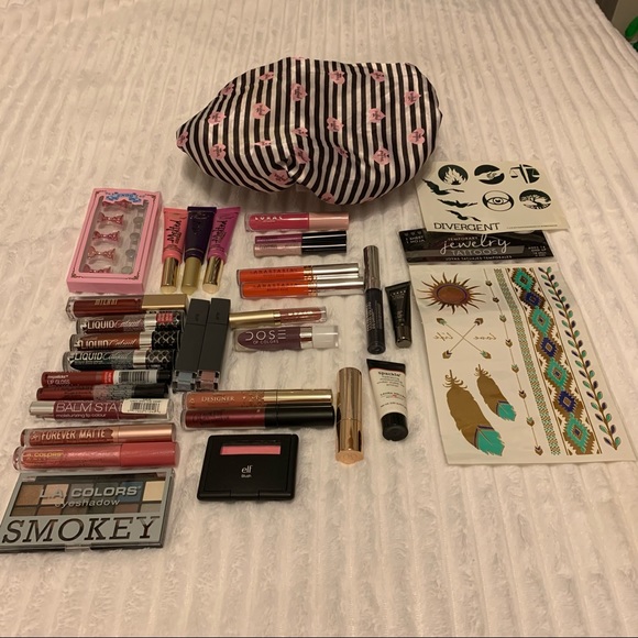 Beauty Bundle With High End and Drugstore Items - Picture 9 of 12